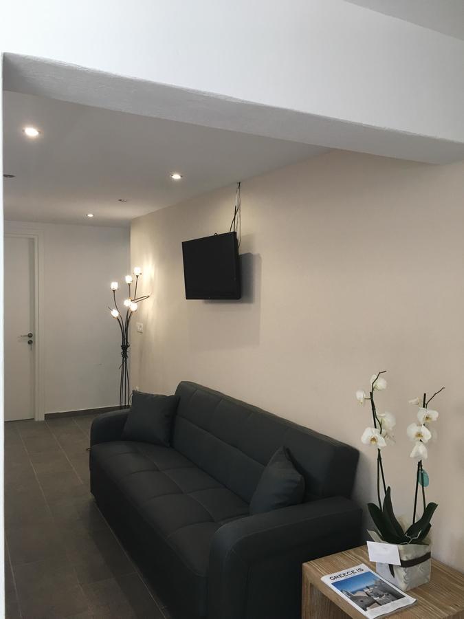Tristhenia Aparthotel Perísza Kültér fotó