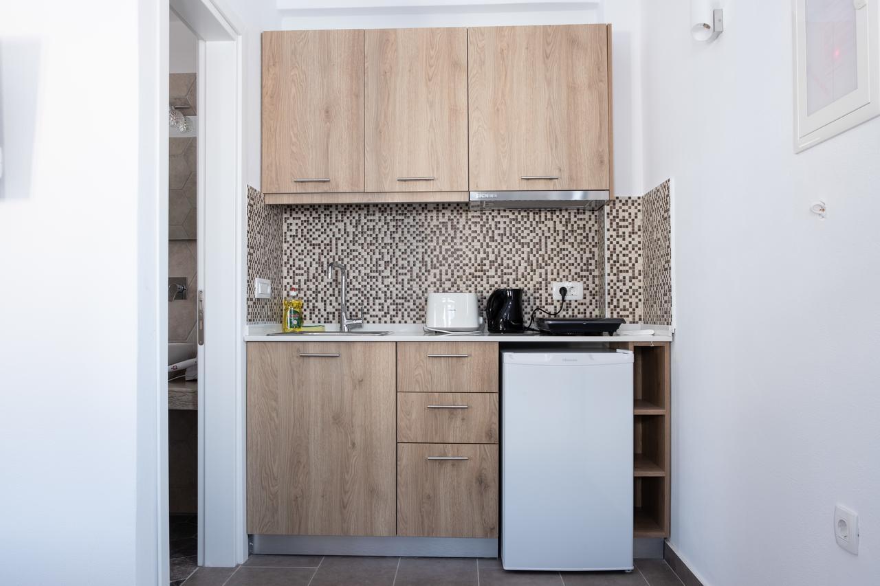 Tristhenia Aparthotel Perísza Kültér fotó