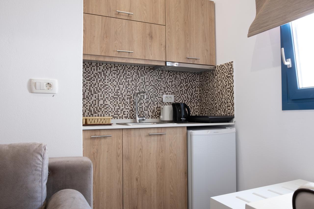 Tristhenia Aparthotel Perísza Kültér fotó