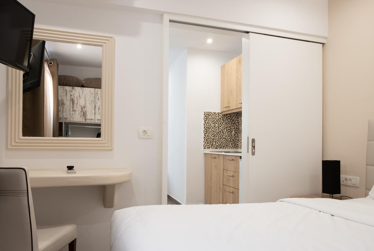 Tristhenia Aparthotel Perísza Kültér fotó