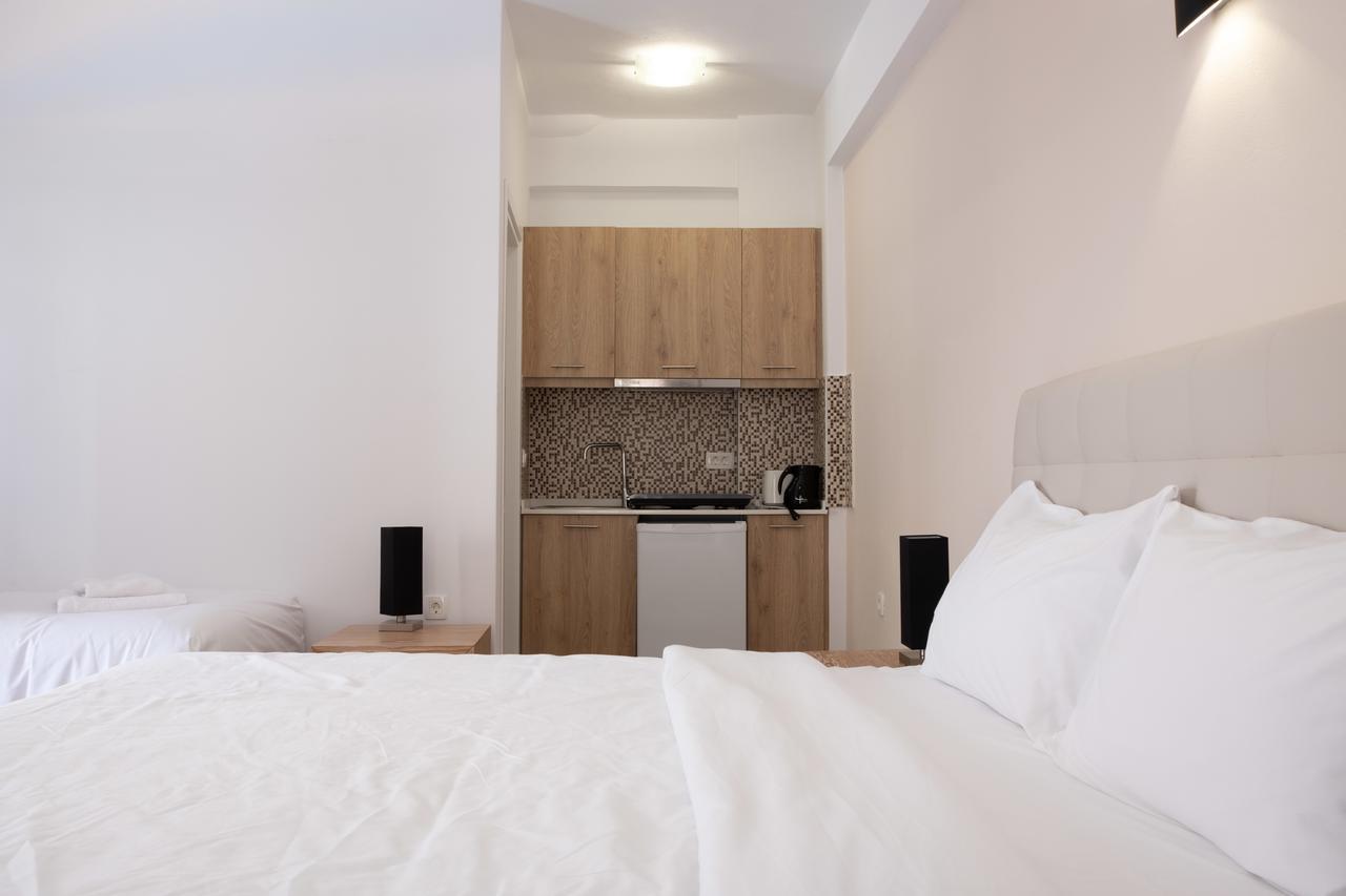 Tristhenia Aparthotel Perísza Kültér fotó