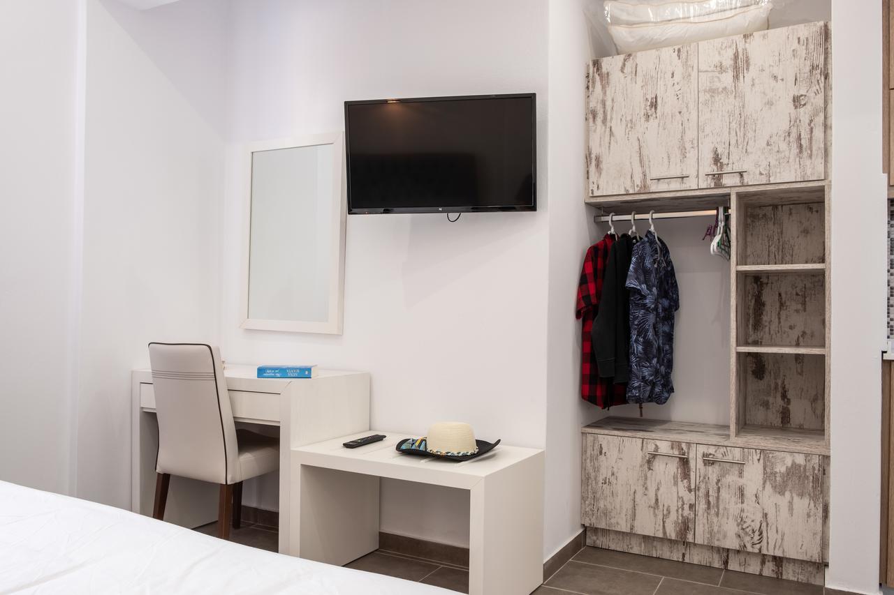 Tristhenia Aparthotel Perísza Kültér fotó