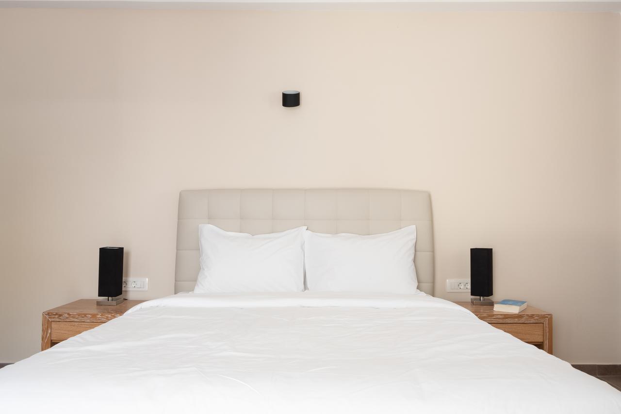 Tristhenia Aparthotel Perísza Kültér fotó