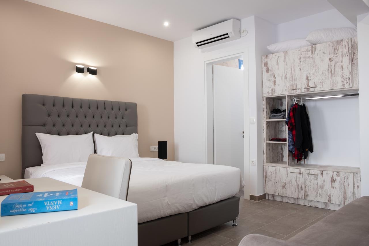 Tristhenia Aparthotel Perísza Kültér fotó