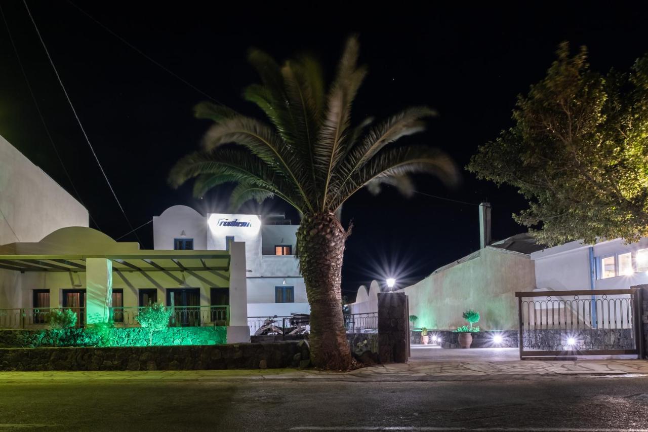 Tristhenia Aparthotel Perísza Kültér fotó